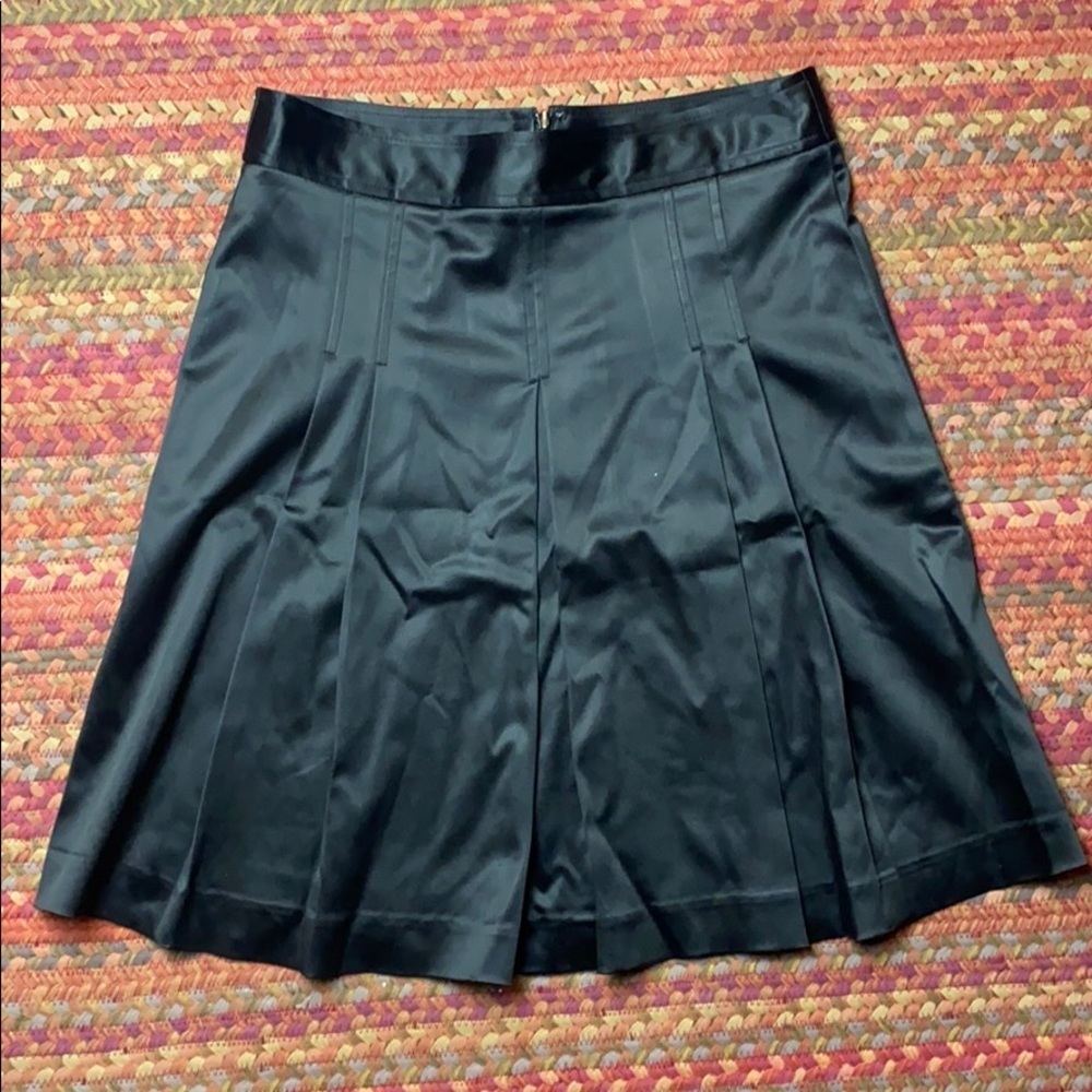 THEORY BLACK SATIN PLEATED MIDI SKIRT DRESSY BUSINESS FORMAL